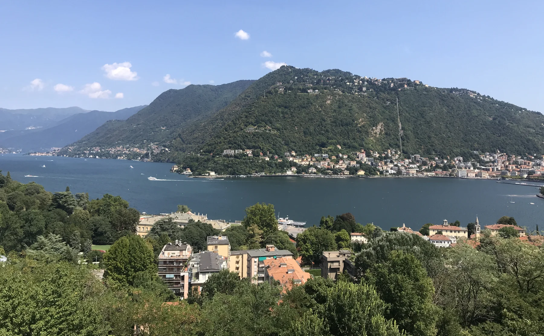 Panoramic view of lake Como - 1034383