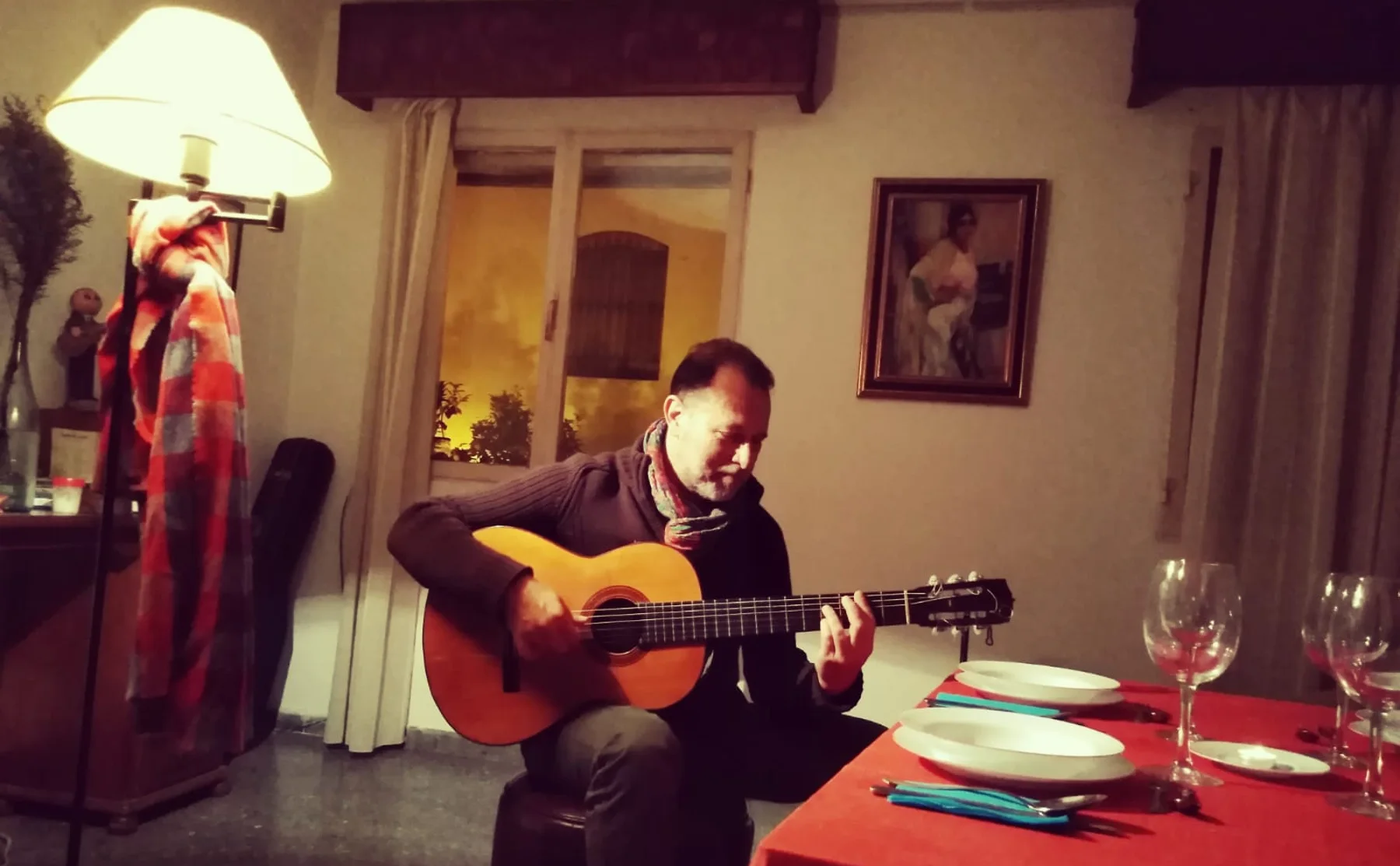 Cena con guitarra flamenca. - 1141428
