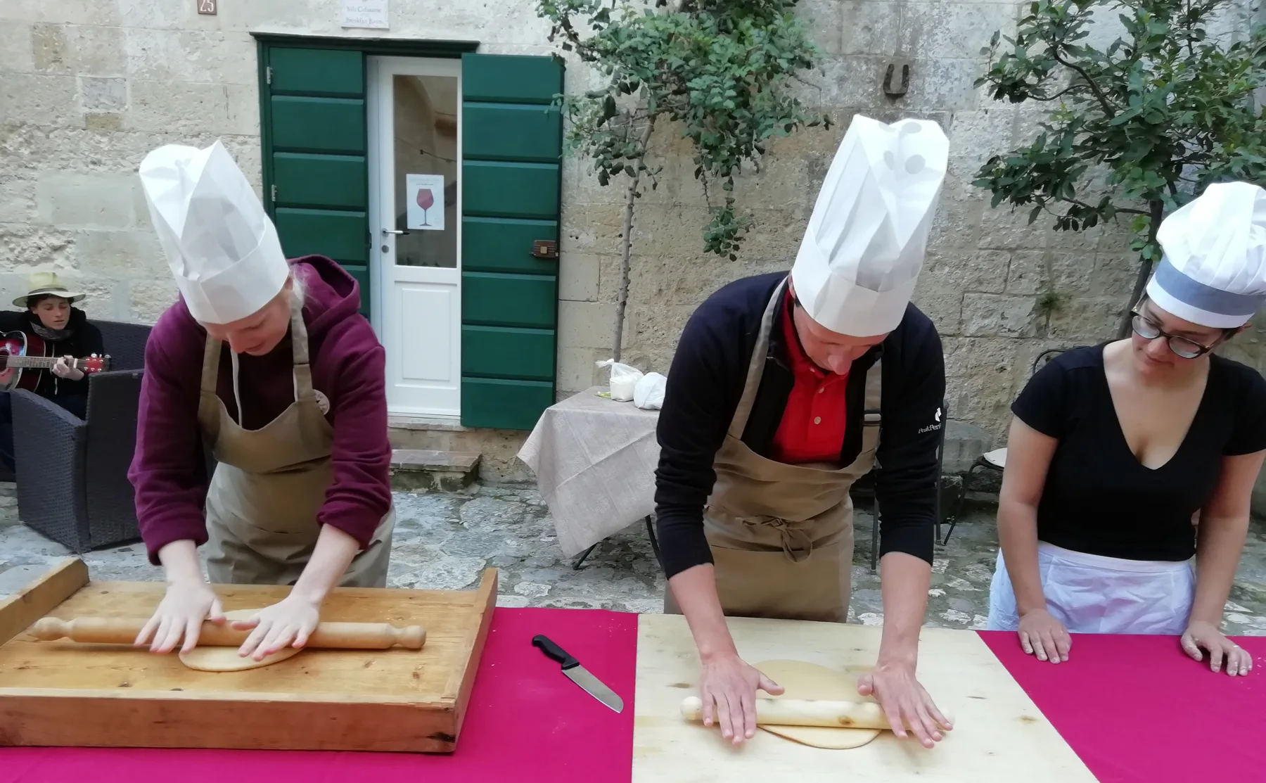 Fresh pasta cooking class and dinner in a traditional Matera courtyard  - 1212263