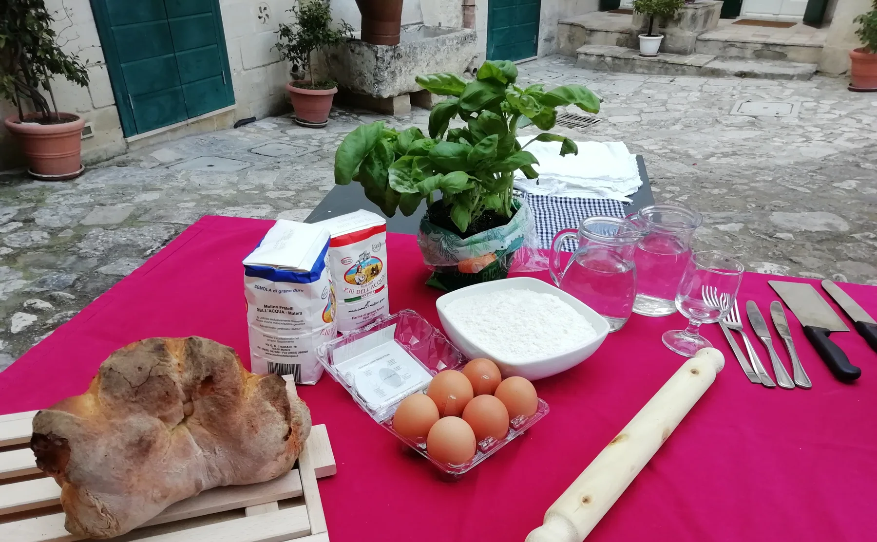 Fresh pasta cooking class and dinner in a traditional Matera courtyard  - 1212267