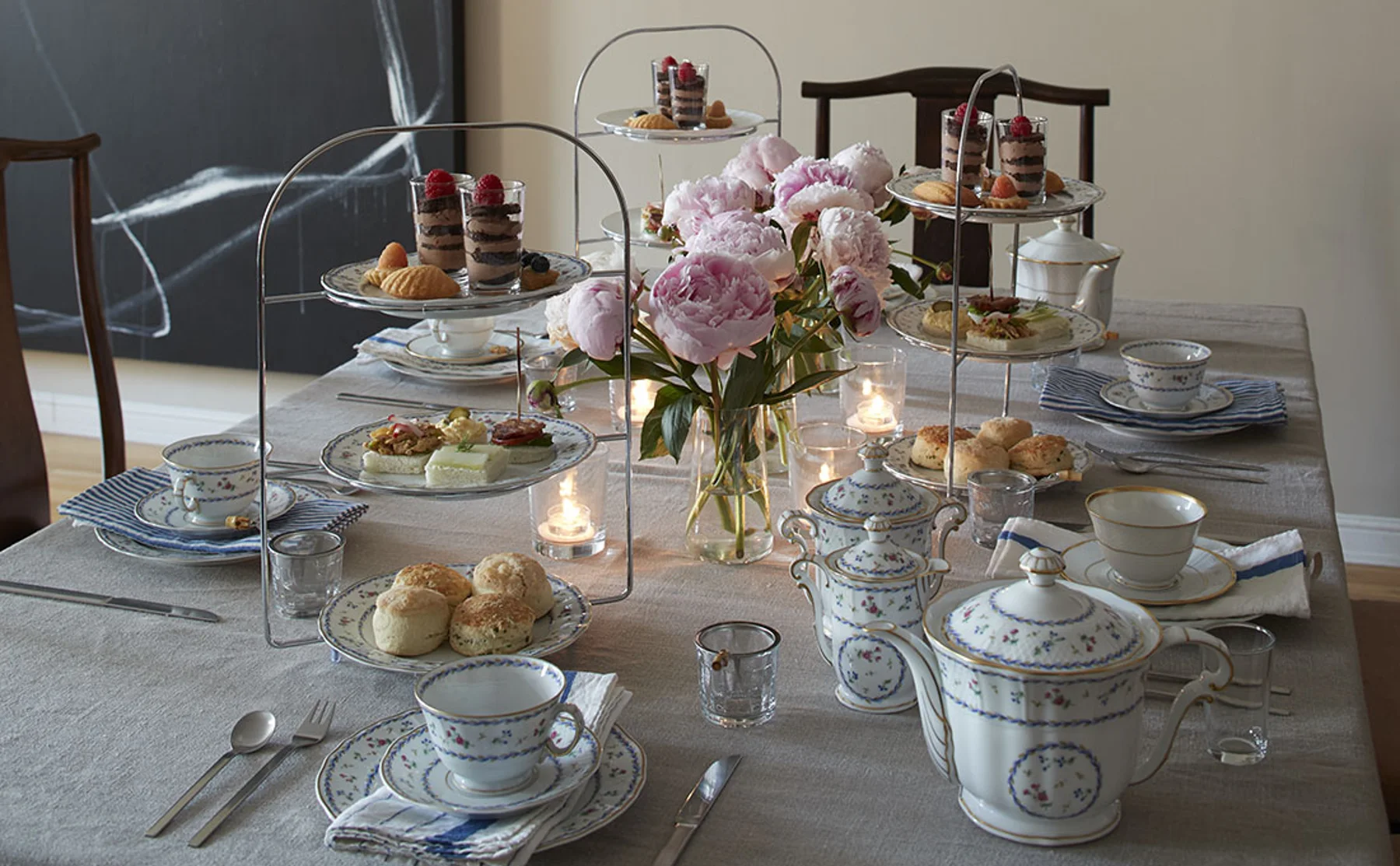 Classic afternoon tea in a modern Chelsea loft - 1240371