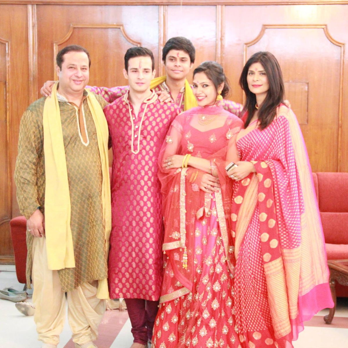 Delicious Delhi dinner and dressing up like royals