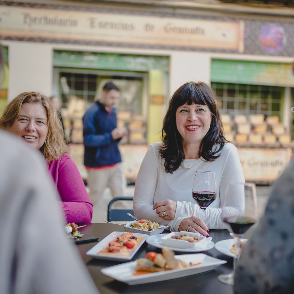 Granada tapas and drinks food tour