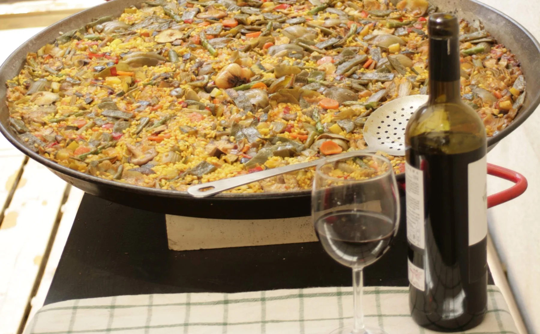 Learn how to cook Paella in Madrid - 1265288