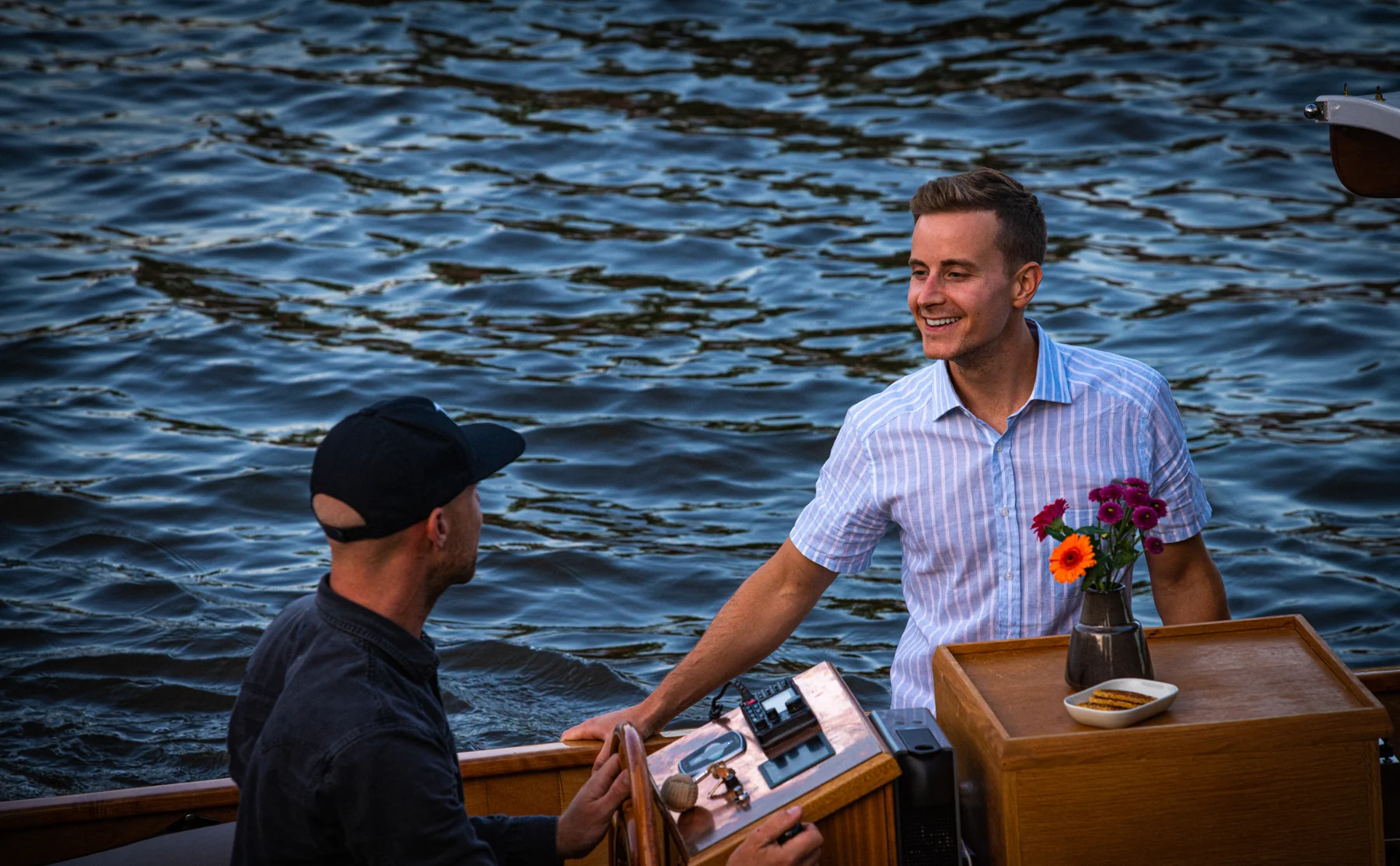 Unlimited Wine Tasting  in Historic Saloon Boat: A Cruise Through Amsterdam's Canals - 1284827