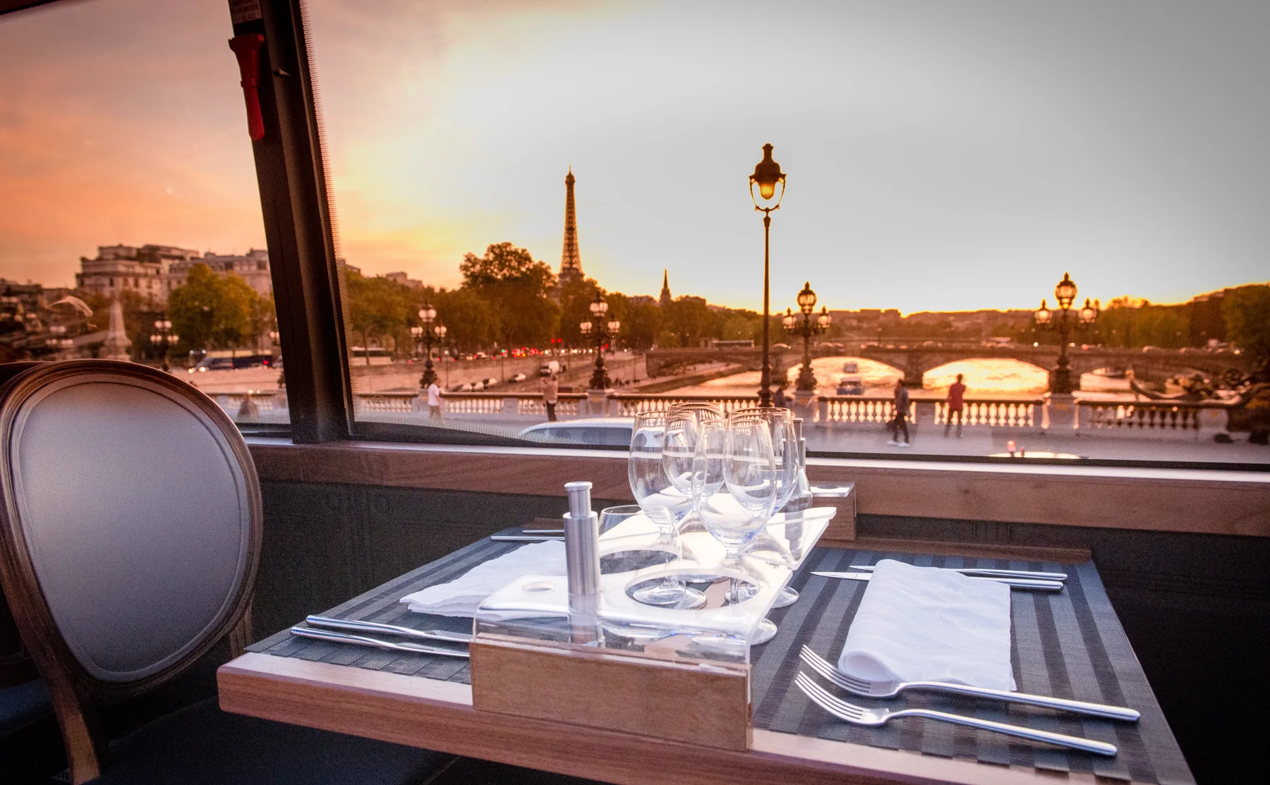 Luxury Bus Tour with Gourmet Lunch and Panoramic View of Paris - 1343105