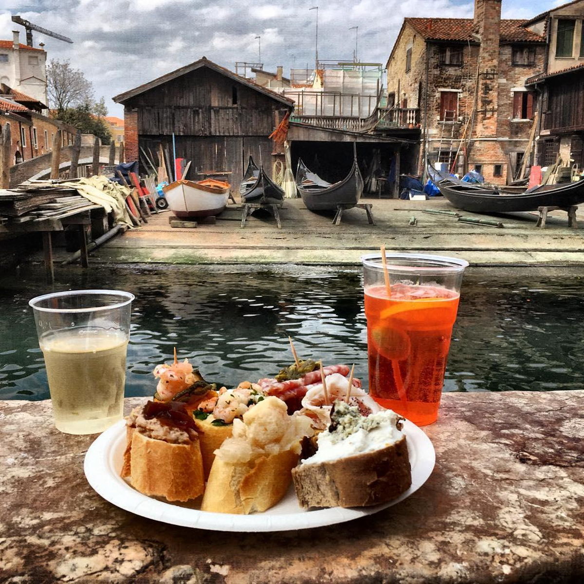 Food tour and aperitif in Venice