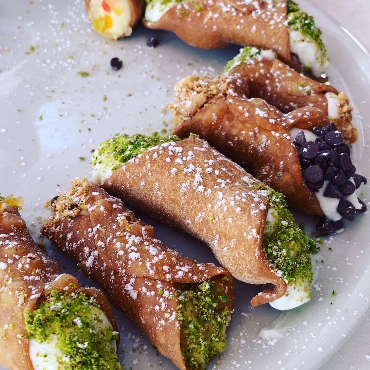 Cannoli Siciliani cooking class with a professional chef in Taormina