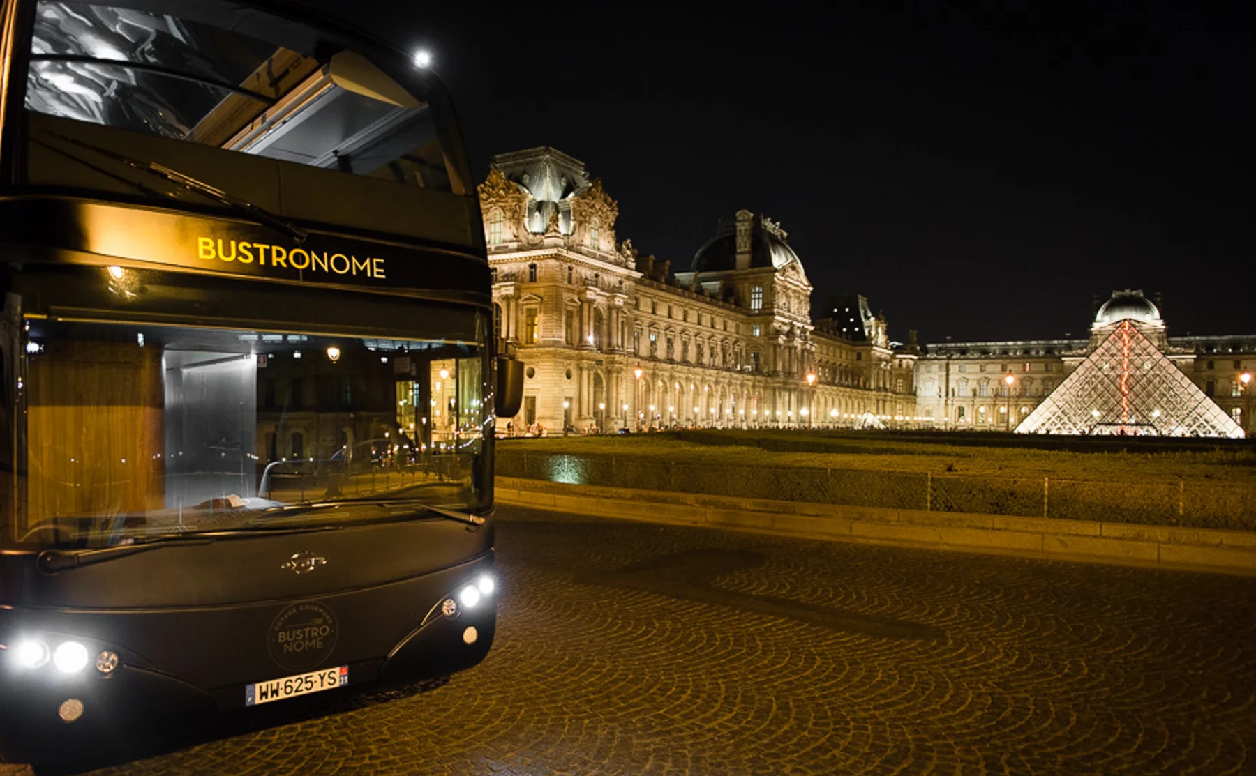 Enjoy a Gourmet Dinner on Luxury Bus with Panoramic Views of Paris - 1455670