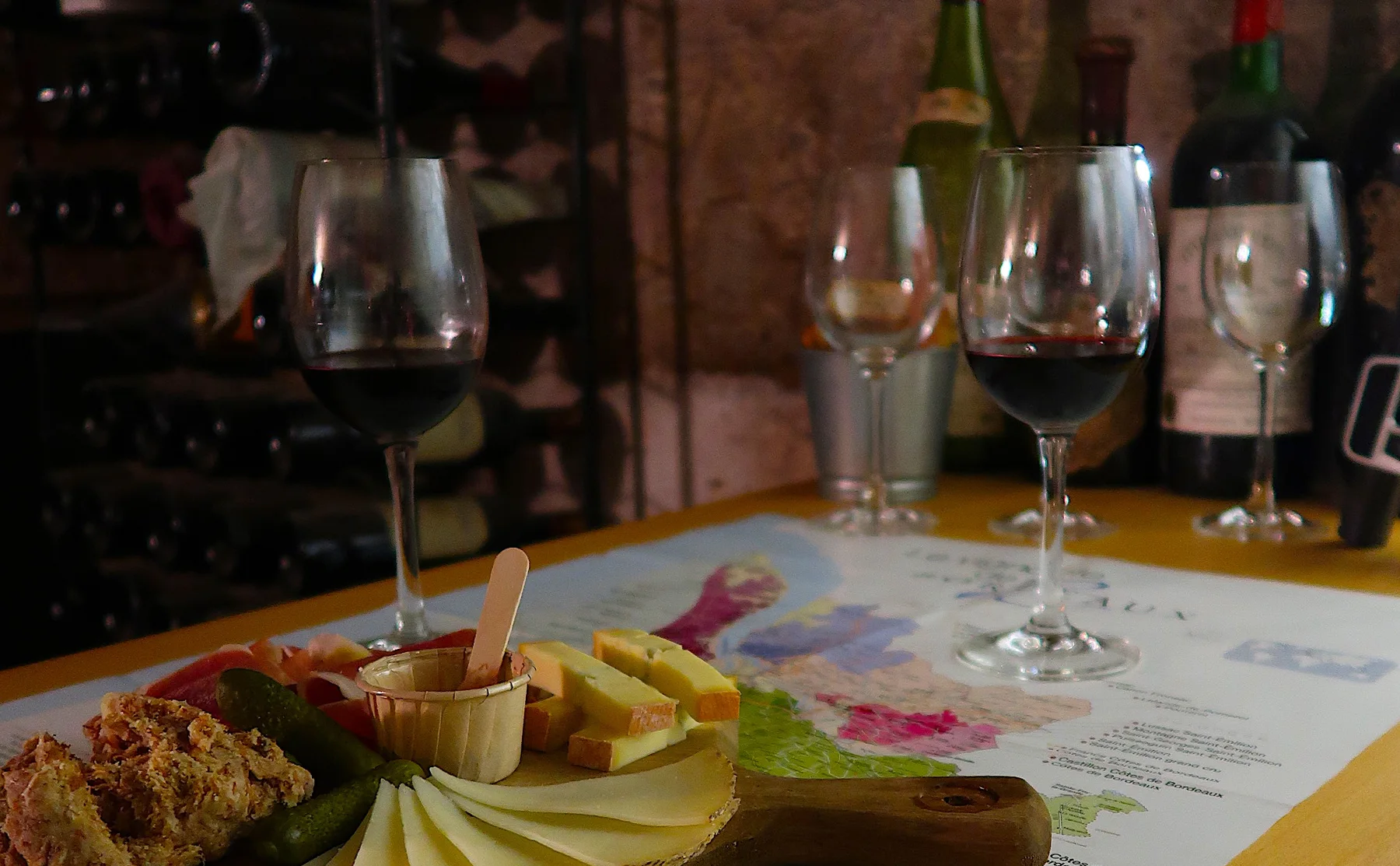 Vintage Wine Tasting in Bordeaux Old Town with a Local Guide - 1457976