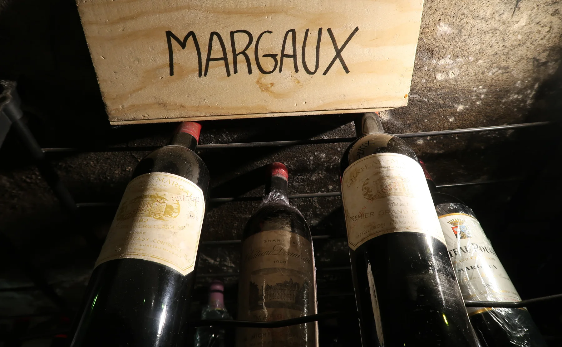Vintage Wine Tasting in Bordeaux Old Town with a Local Guide - 1457980