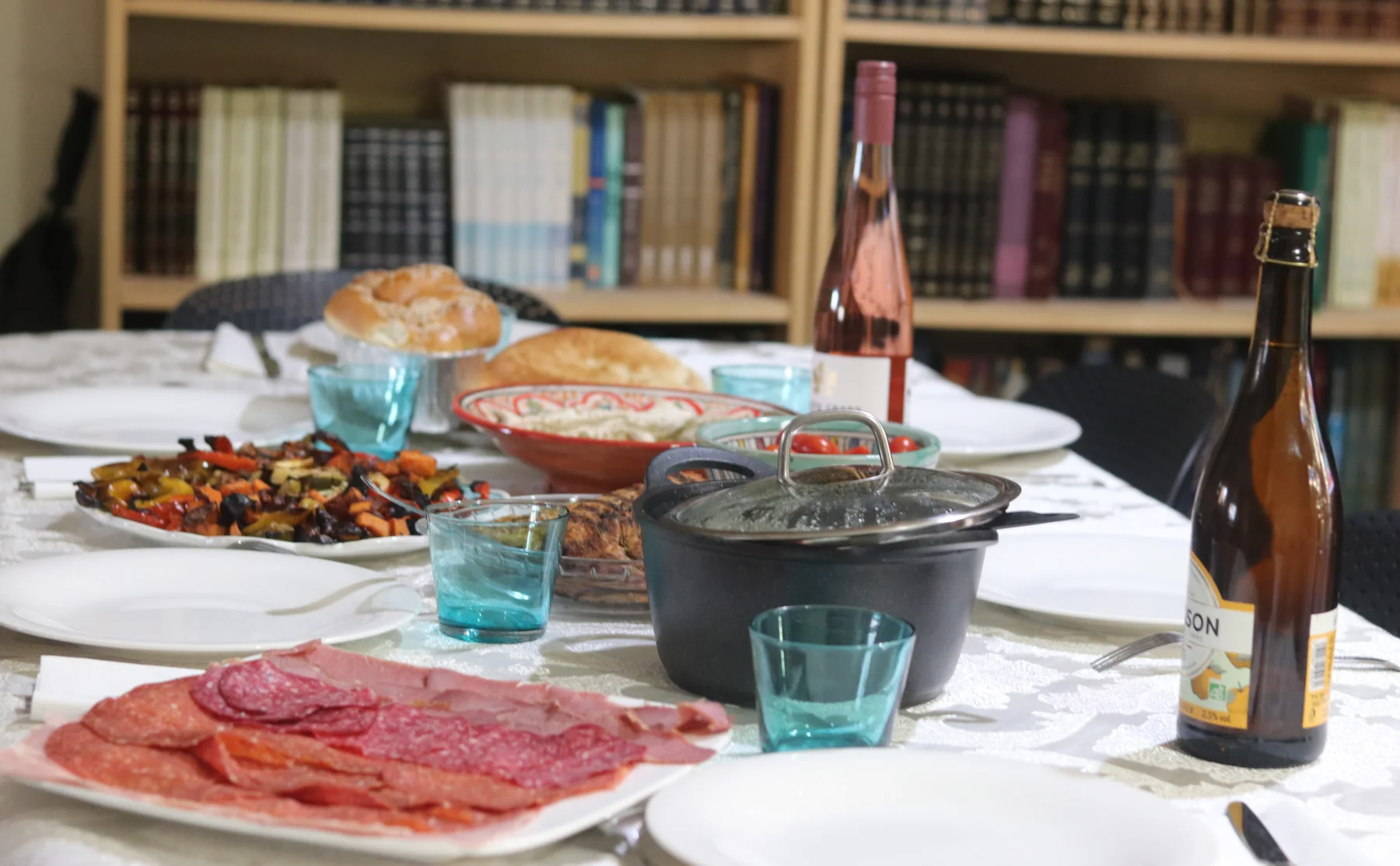 Traditional Shabbat dinner in Jerusalem - 1472552