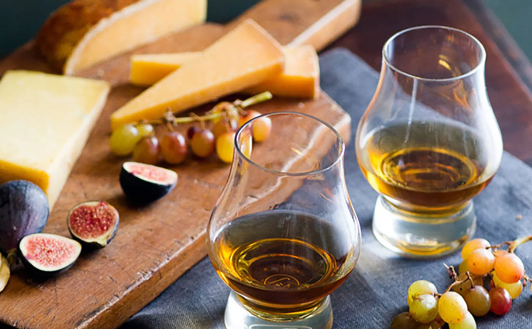 Dublin Whiskey Trail - Explore Hidden Whiskey Bars with local @ 6pm - 1499432