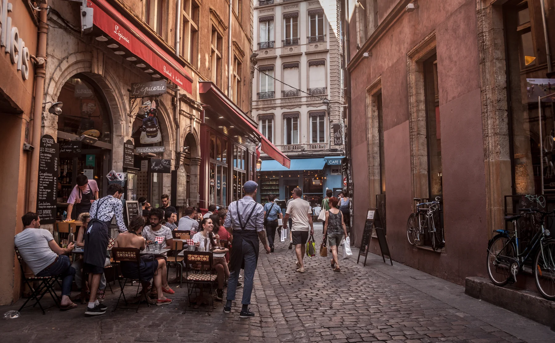 Explore Downtown Lyon's Food Scene with an Expert Local Food Guide - 1507526
