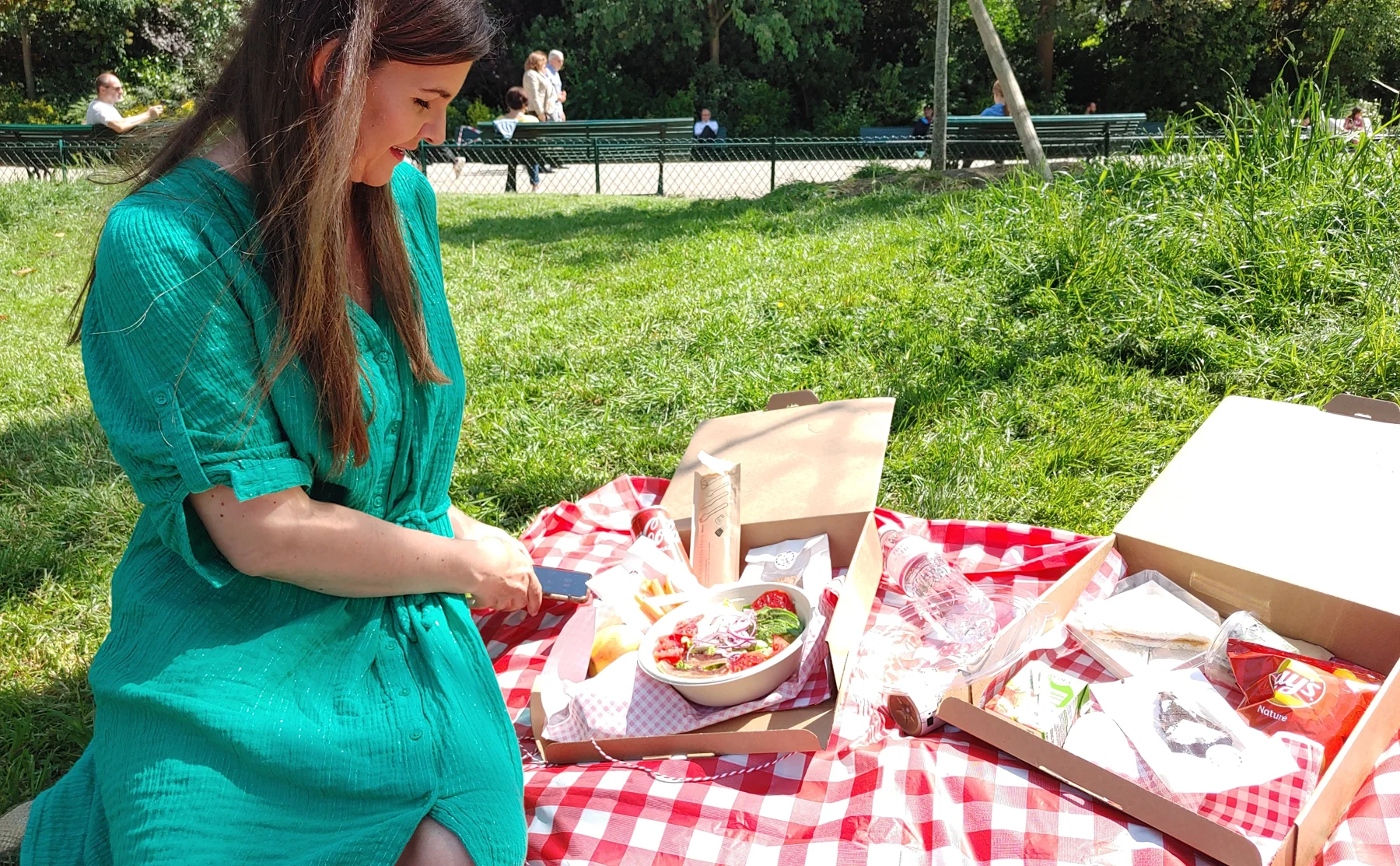 Personalized Parisian Picnic by the Eiffel Tower - 1515837