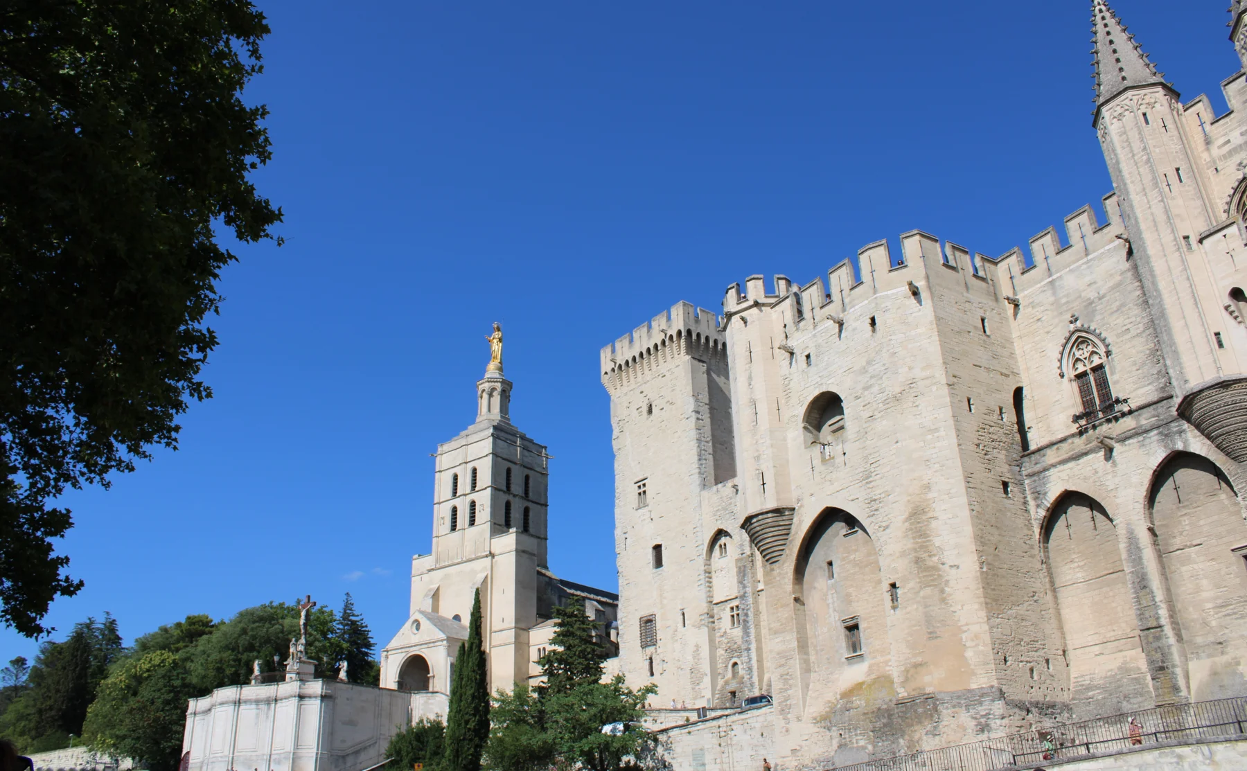 All Inclusive Food Tour with Local Guide in Old Avignon - 1520579