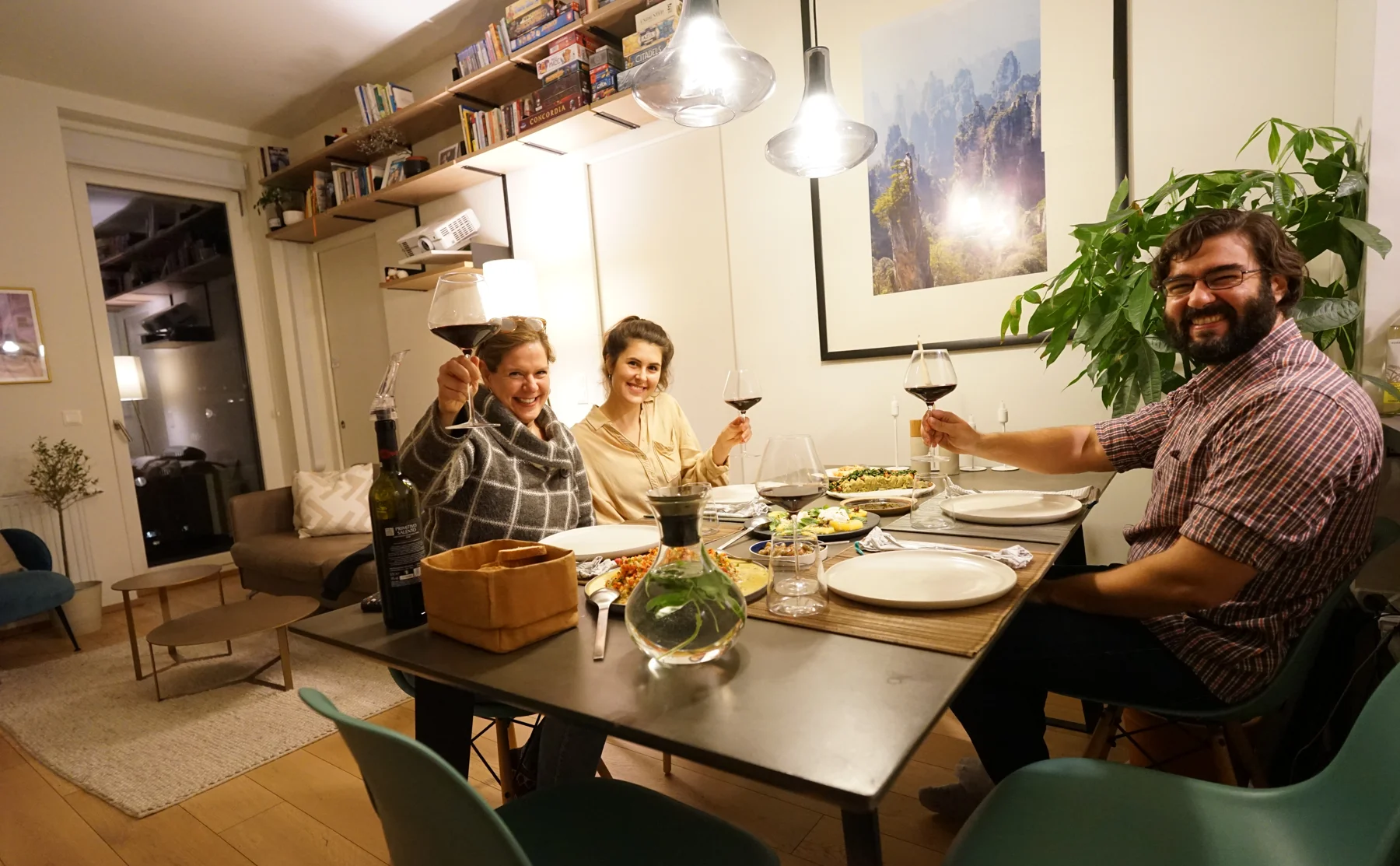 Dine with Cooking Show Contestant in Modern Friedensbrücke Apartment - 1524397