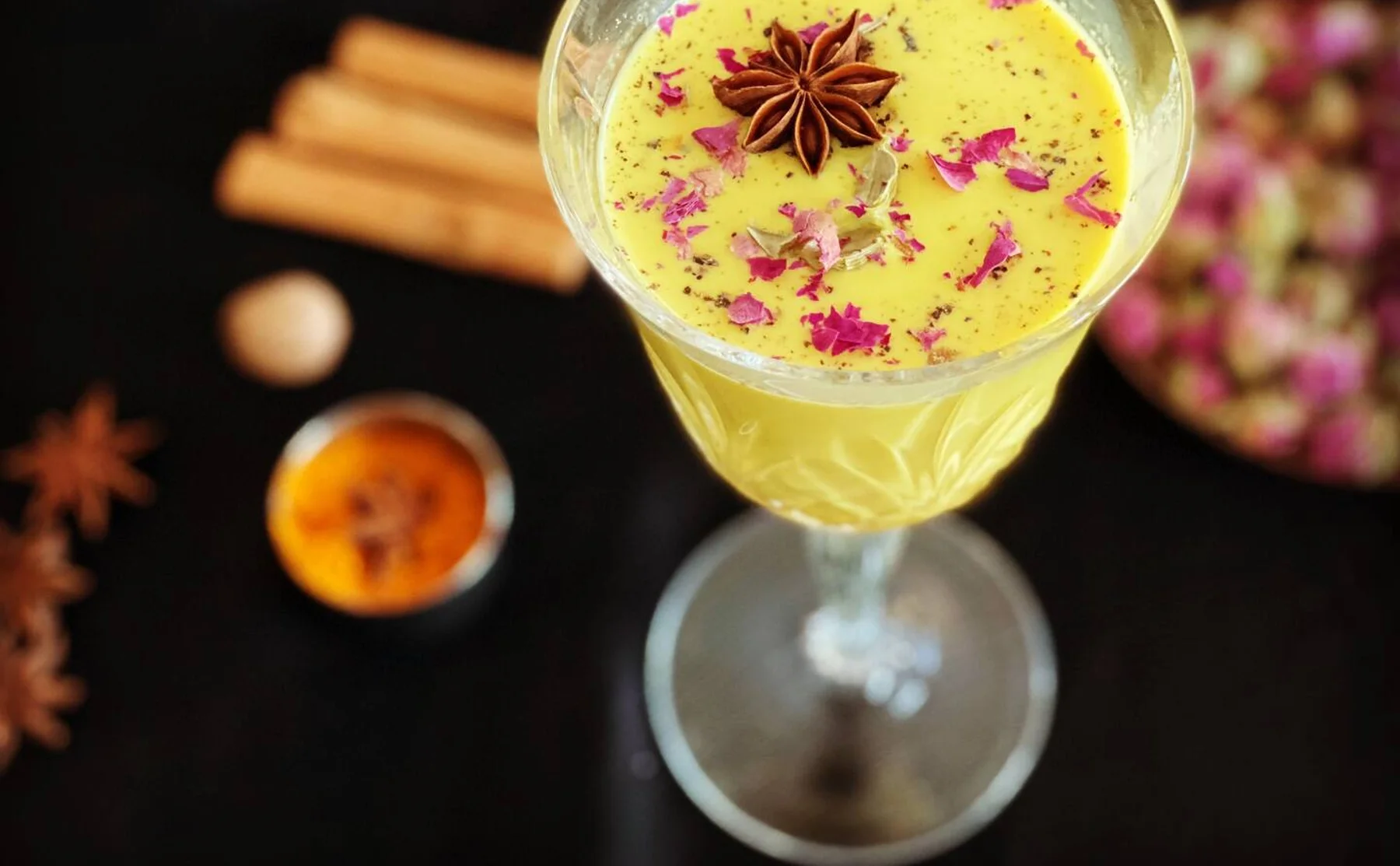 Festive Spiced Drinks with Dancing Indian Chef - 1537592
