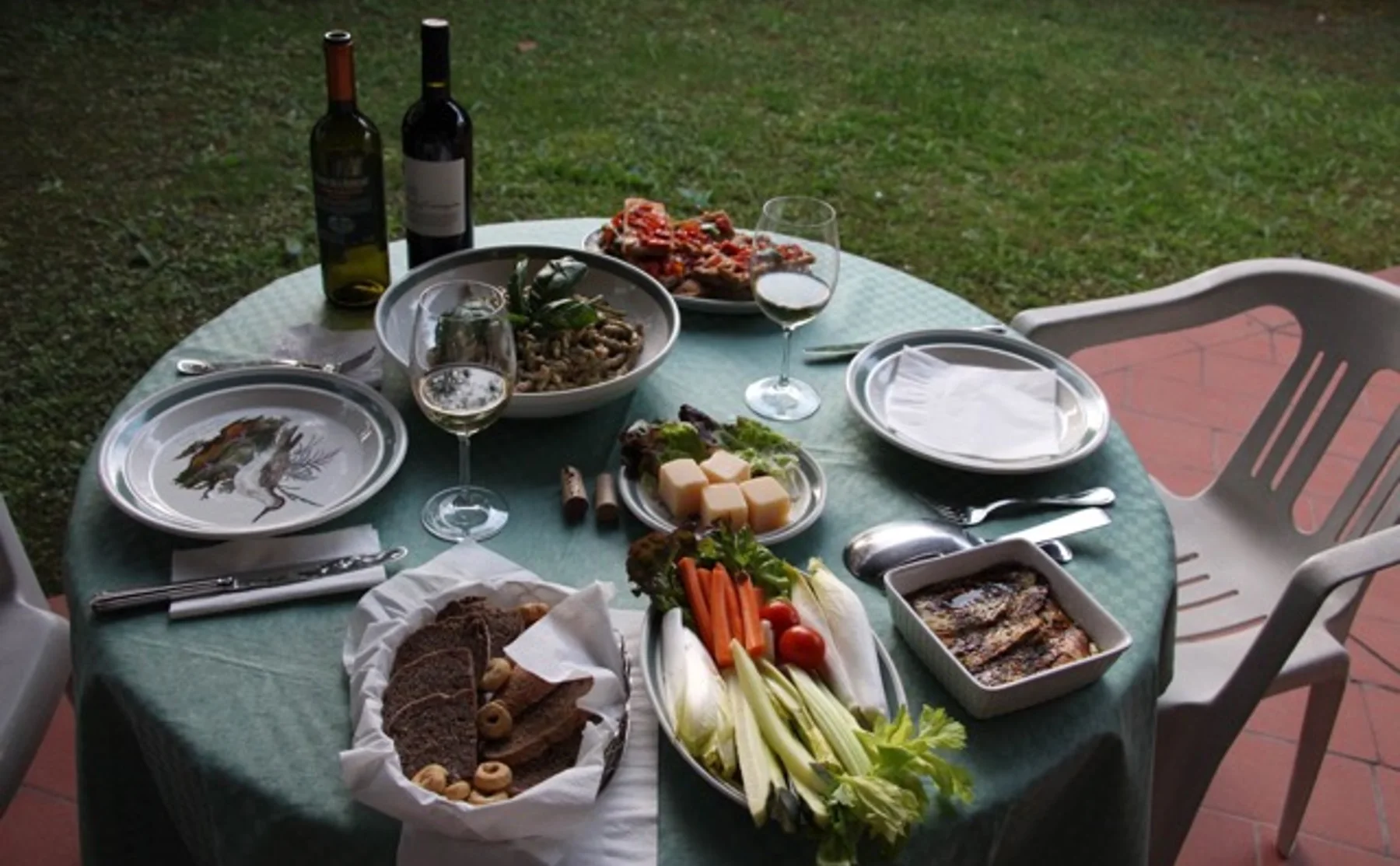 Aperitif/Dinner in A Garden - 266289