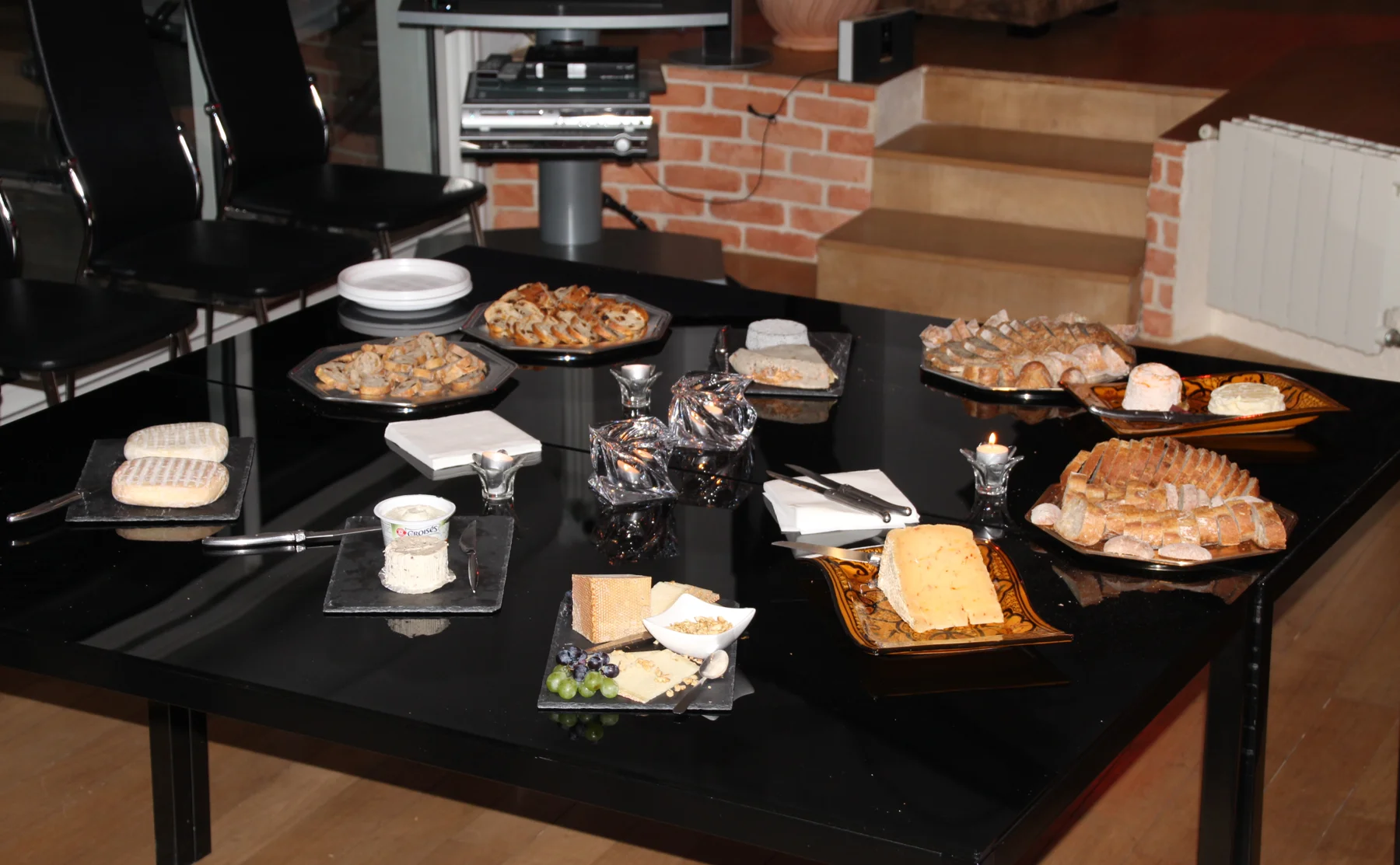 Red Wine, Cheese and Fresh Bread: A Tasting - 350261