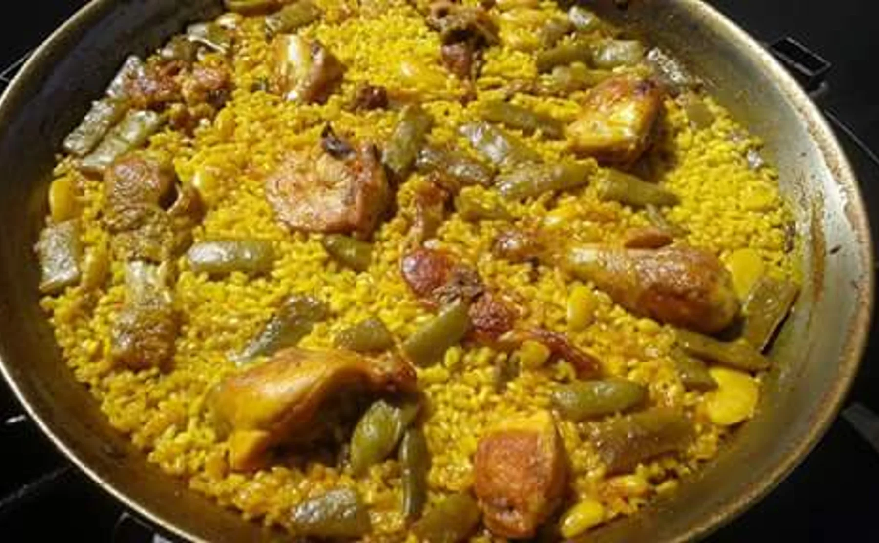 Valencian Paella cooking class and lunch with a Madrid view - 394997