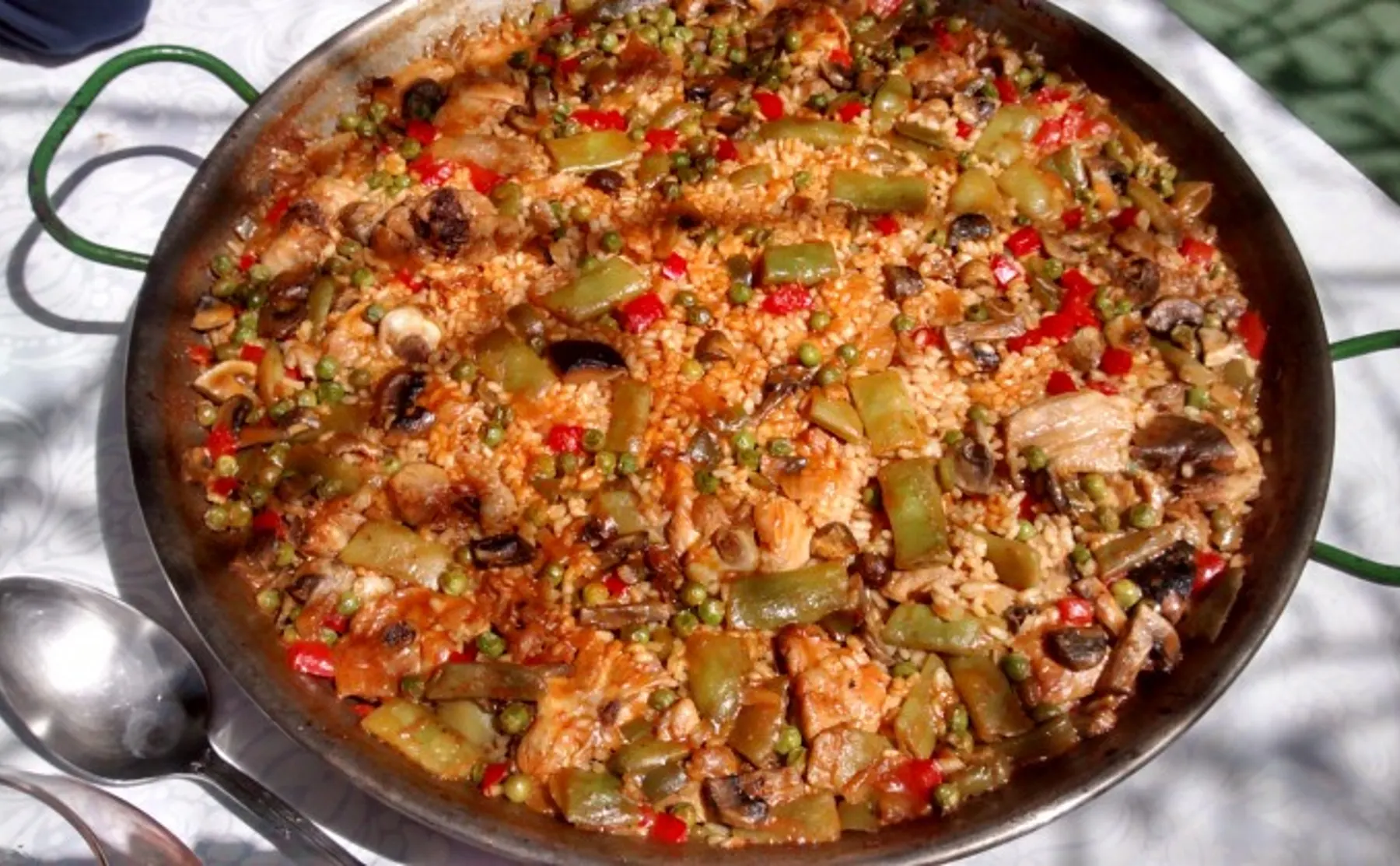 Join Me For A Classic Paella - 41156