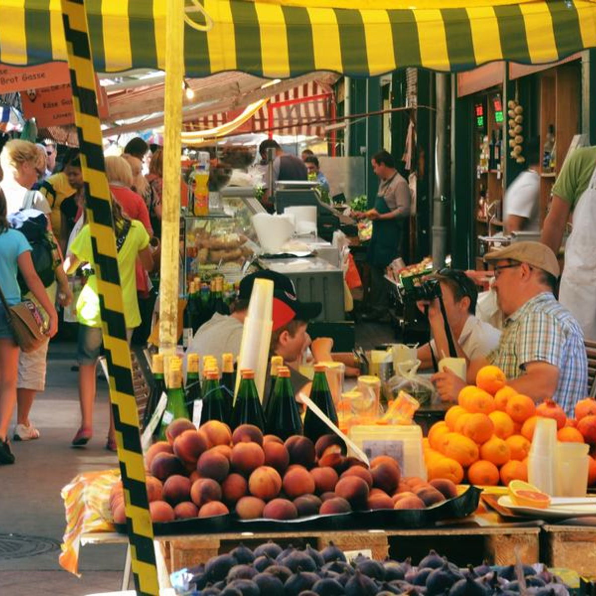 FOOD TOUR - Learn the Secrets of the Viennese Naschmarkt