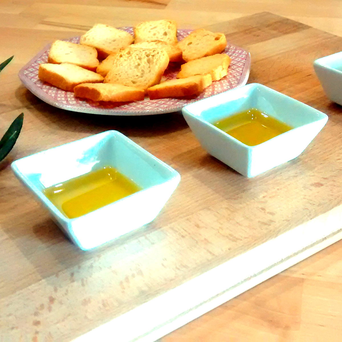 Discover how to taste the olive oil