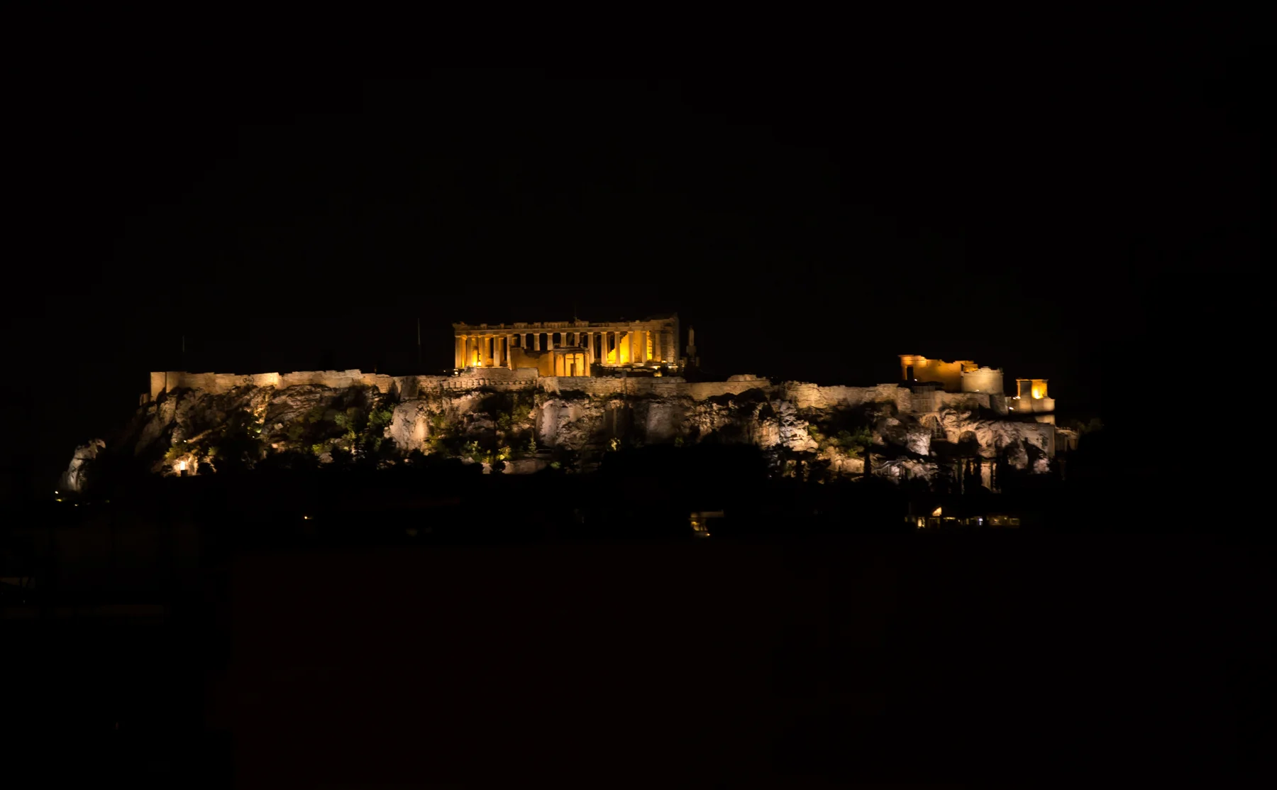 Greek feast with a panoramic view of Athens - 468784