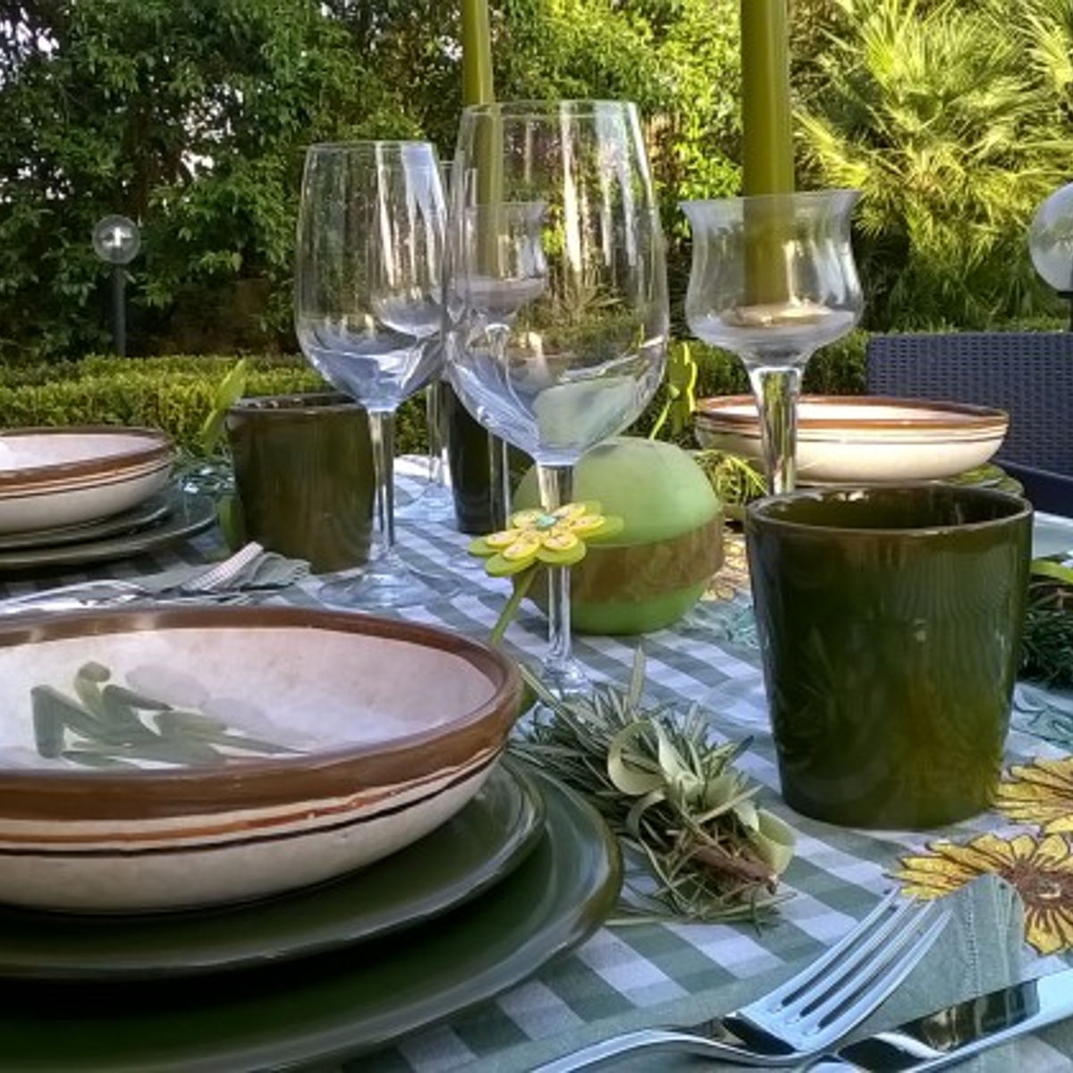 Typical Sicilian dinner in a Siracuse garden