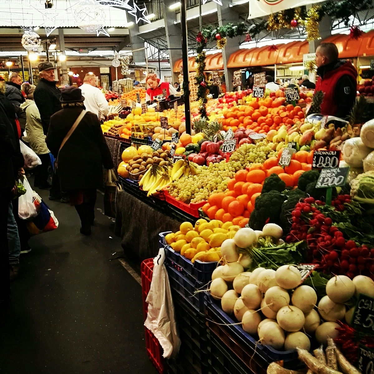 Walking tour of the last authentic farmer's market in Budapest
