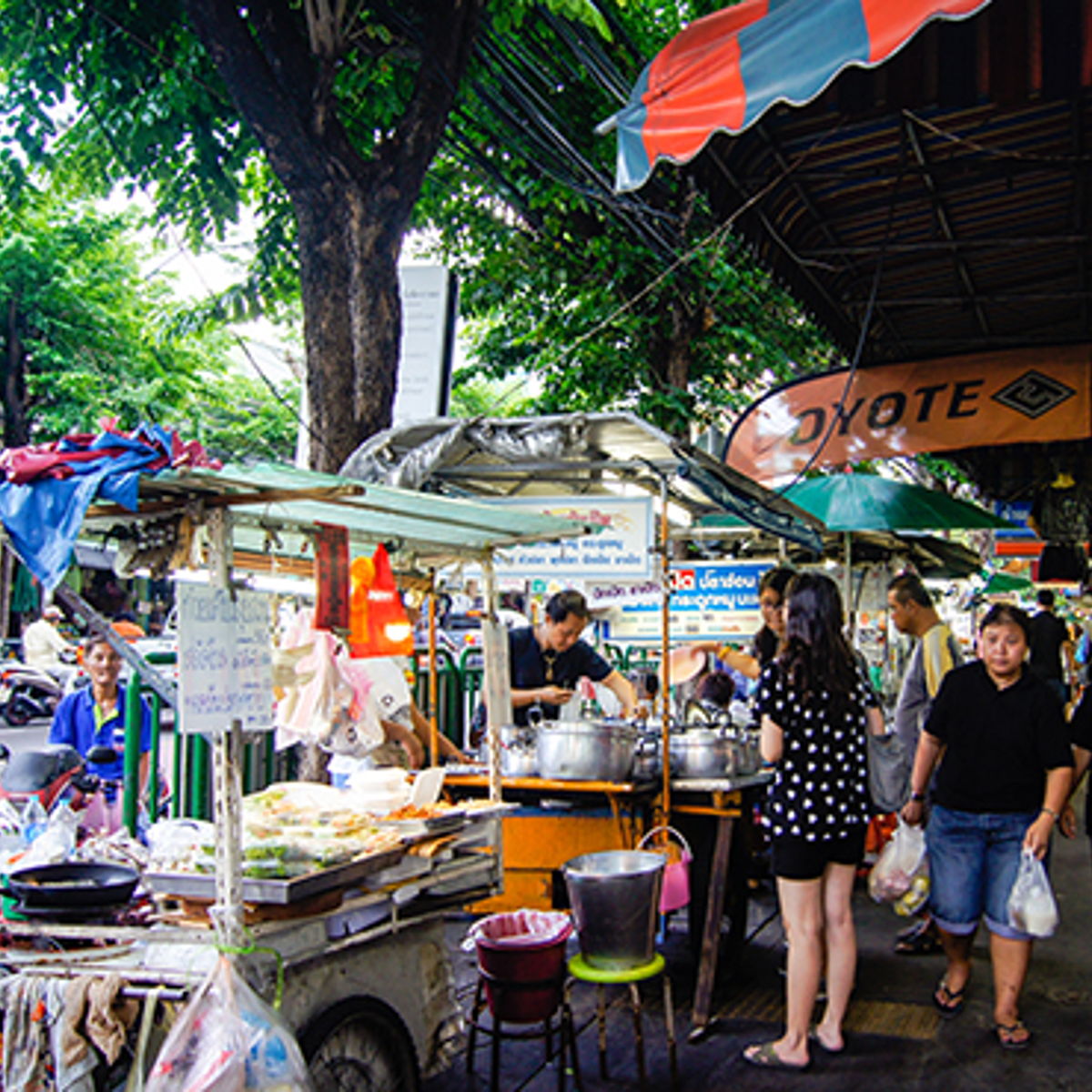Bangkok street food walk and tasting