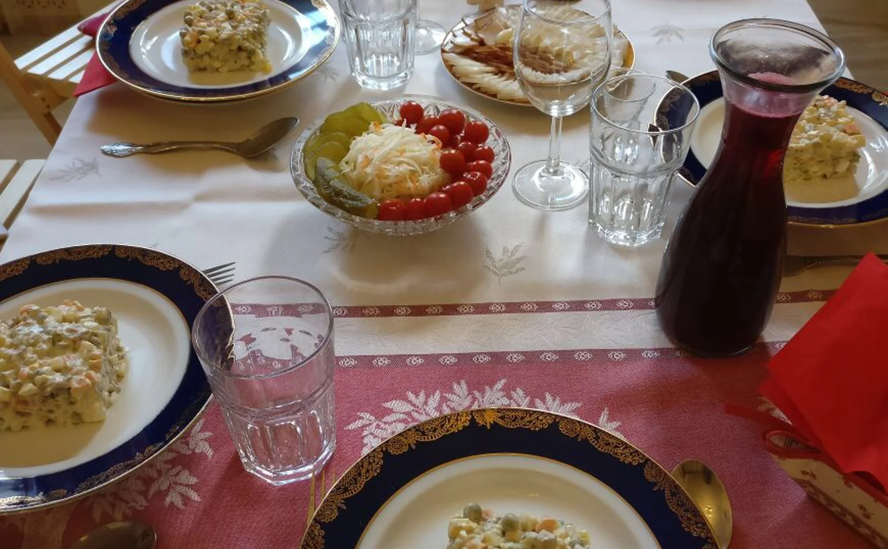Authentic Russian family dinner in St. Petersburg - 830311