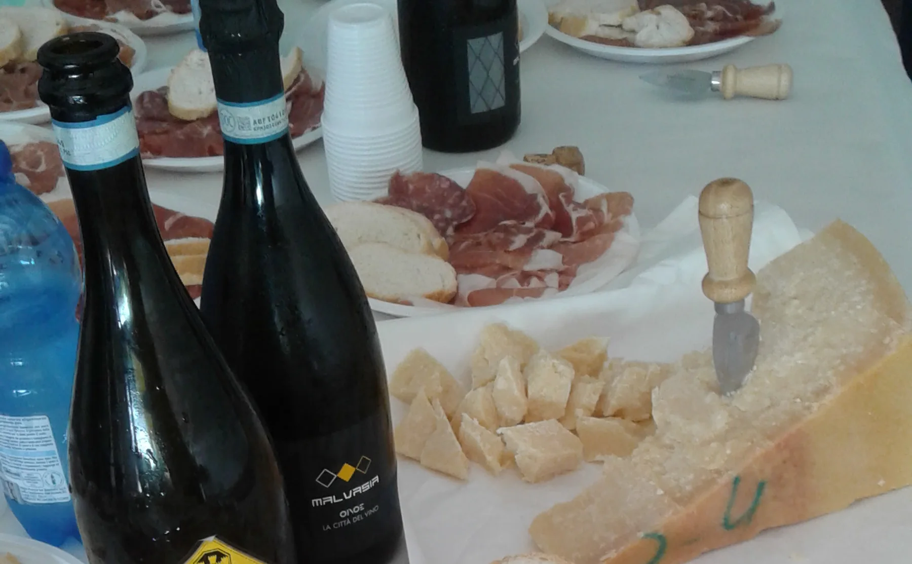 Traditional Italian lunch in Parma - 998658